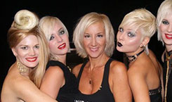 Laura Maroldi e alcune delle sue modelle